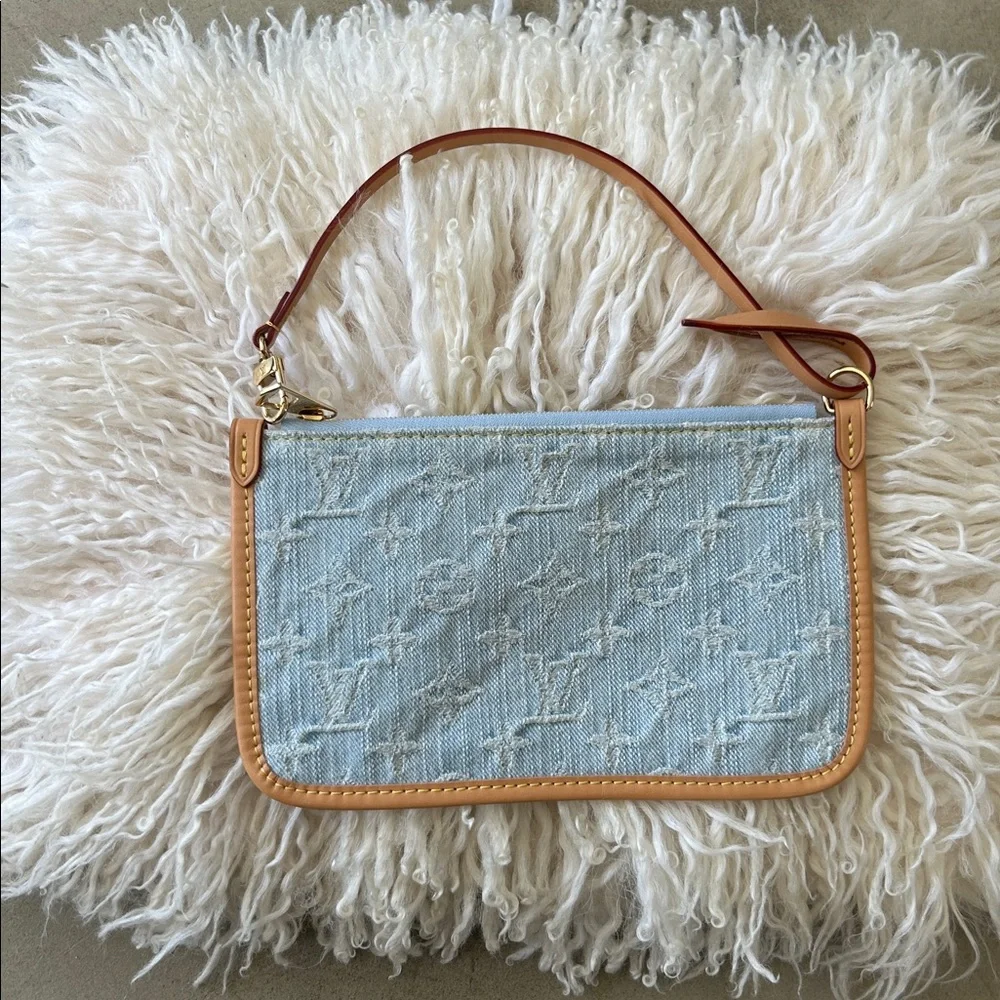 🦄 Limited Edition Louis Vuitton Denim Pouch/Wristlet